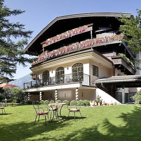 Aparthotel Landhaus St. Joseph Майрхофен Экстерьер фото