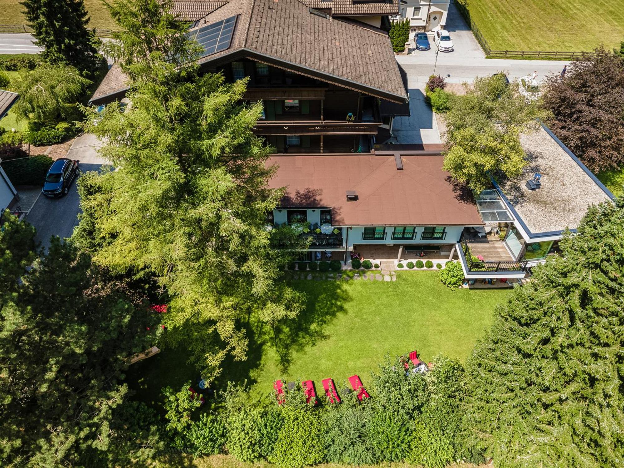 Aparthotel Landhaus St. Joseph Майрхофен Экстерьер фото