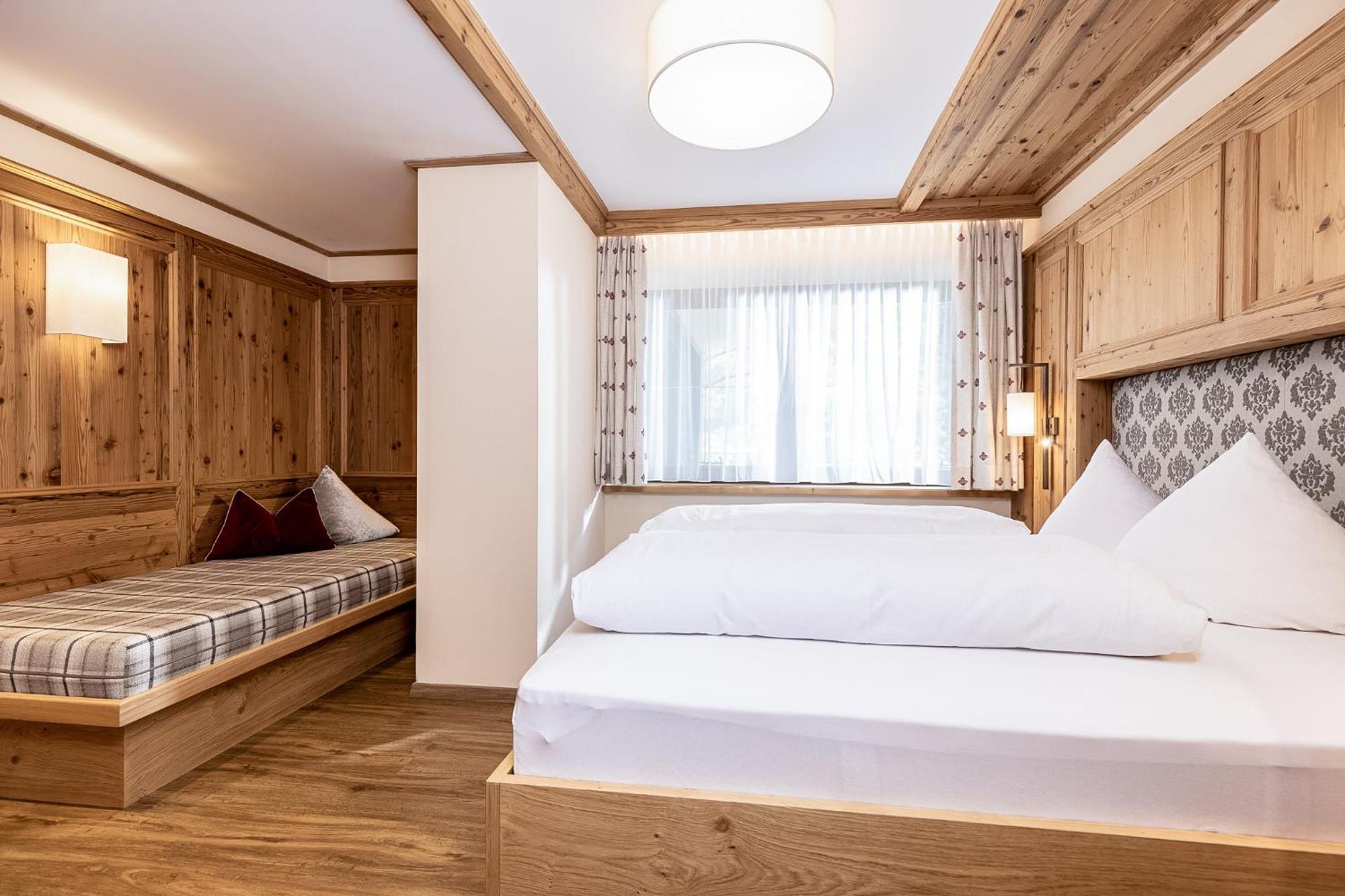 Aparthotel Landhaus St. Joseph Майрхофен Экстерьер фото