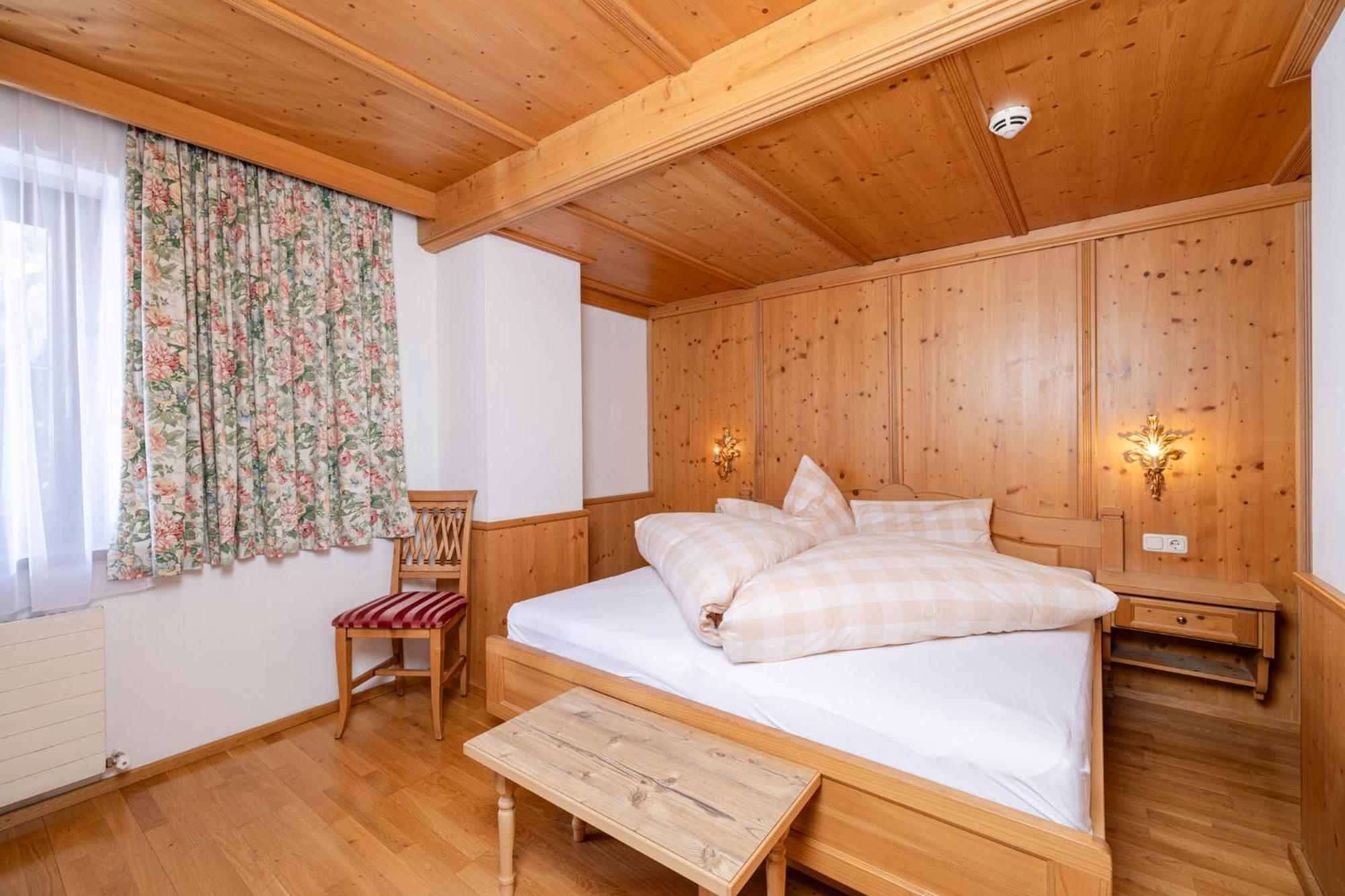 Aparthotel Landhaus St. Joseph Майрхофен Экстерьер фото